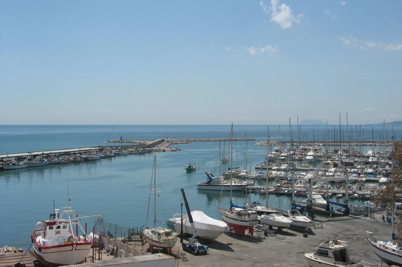 Apartamento Puertosol 埃斯特波纳 外观 照片